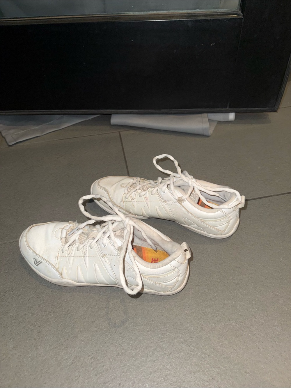 Varsity Charge 107529 White Cheerleading Shoes Women’s Size 9